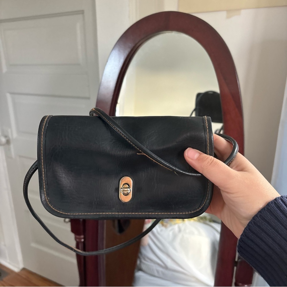 Vintage leather black crossbody bag